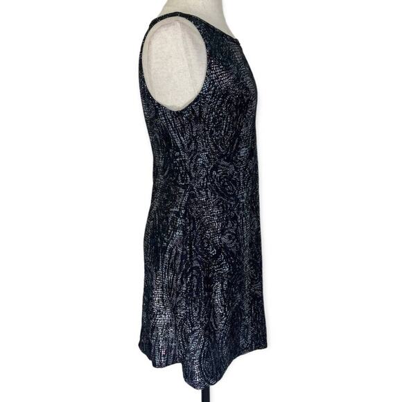 Lace print little black dress by Q&A, iridescent sleeveless fit & flare mini LBD - Picture 2 of 7